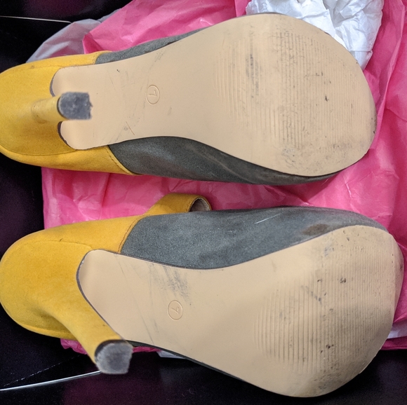Just Fabulous 5" gray yellow heels - Picture 3 of 4